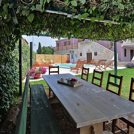 Valter 2136 Semesterbostad