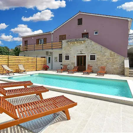 Holiday home Valter 2136 *