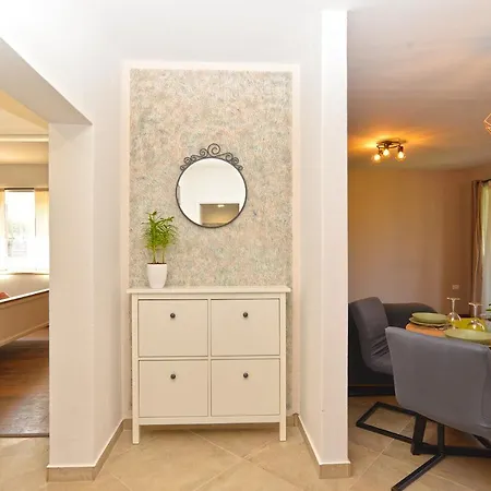 Valter 2136 Holiday home Vodnjan