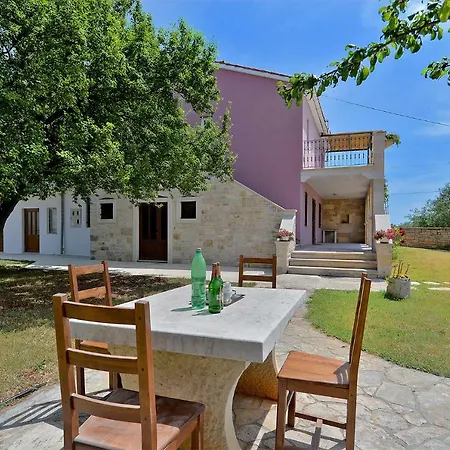 Holiday home Valter 2136 Vodnjan