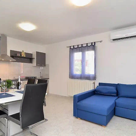 Valter 2136 Semesterbostad Vodnjan