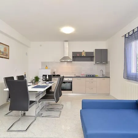 Valter 2136 Holiday home Vodnjan