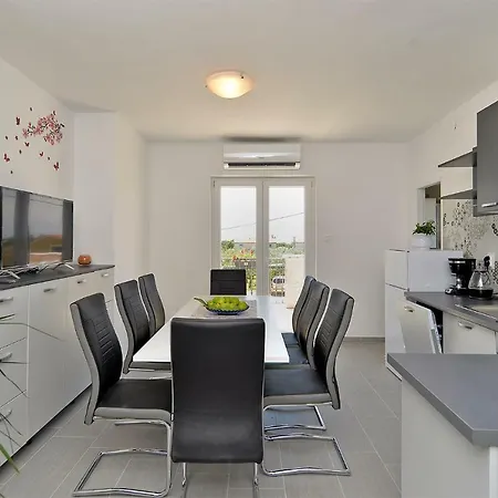 Valter 2136 Holiday home Vodnjan