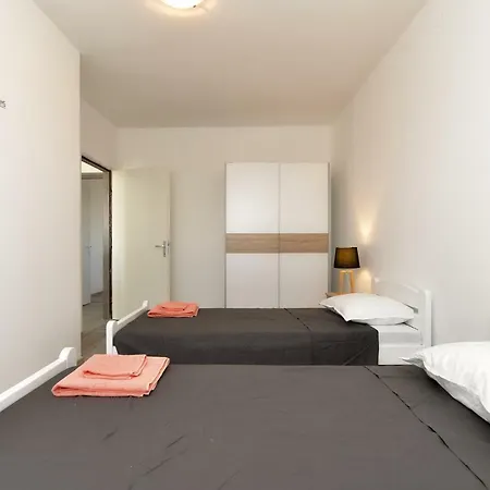 Valter 2136 Holiday home