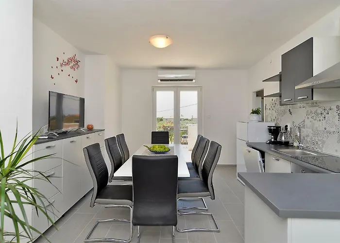 Valter 2136 펜션 보드냔