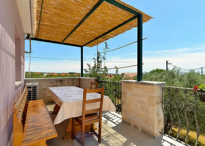 Valter 2136 펜션 보드냔